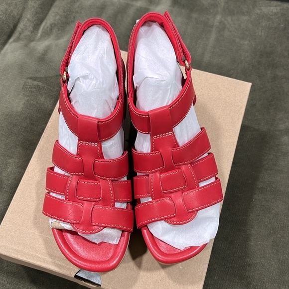 NWT Clarks wedges - Picture 2 of 4